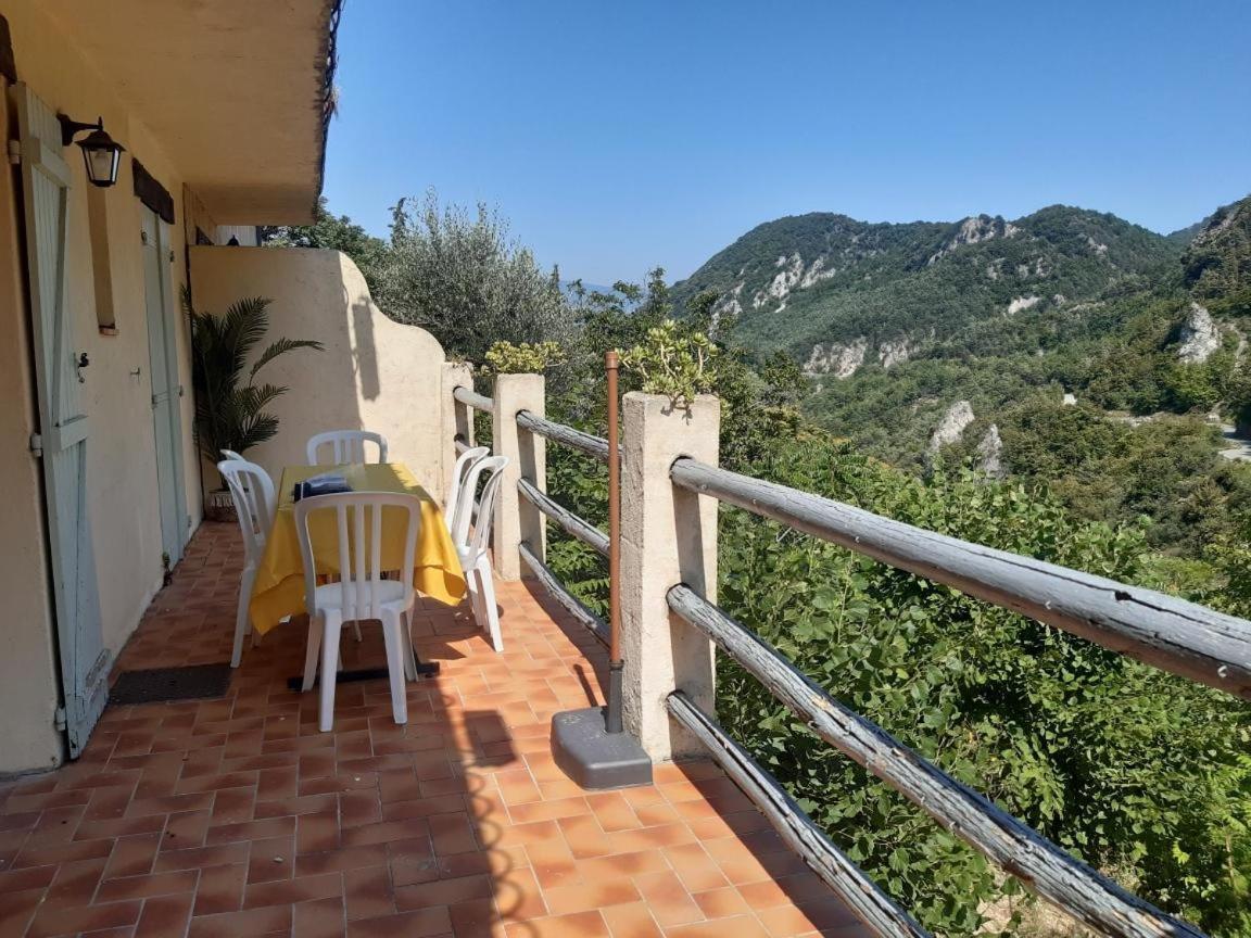 Appartement 3 Pieces Dans Maison Individuelle Entre Mer Et Montagnes Bouyon Ngoại thất bức ảnh